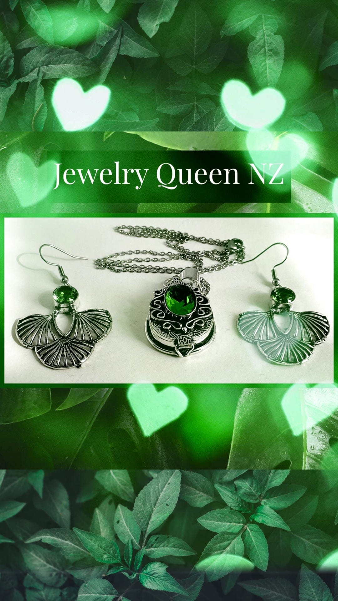 Stunning Locket and earrings Charms & Pendants