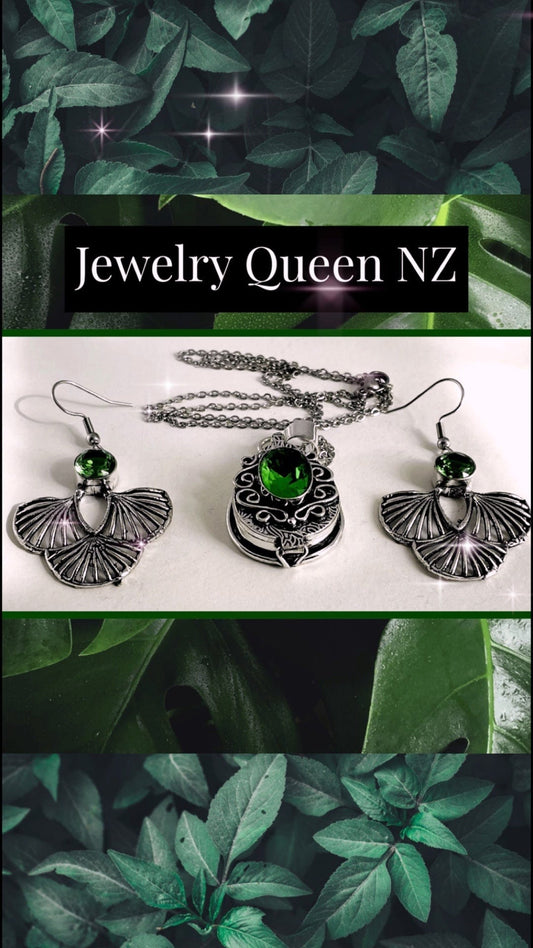 Stunning Locket and earrings Jewelry Sets